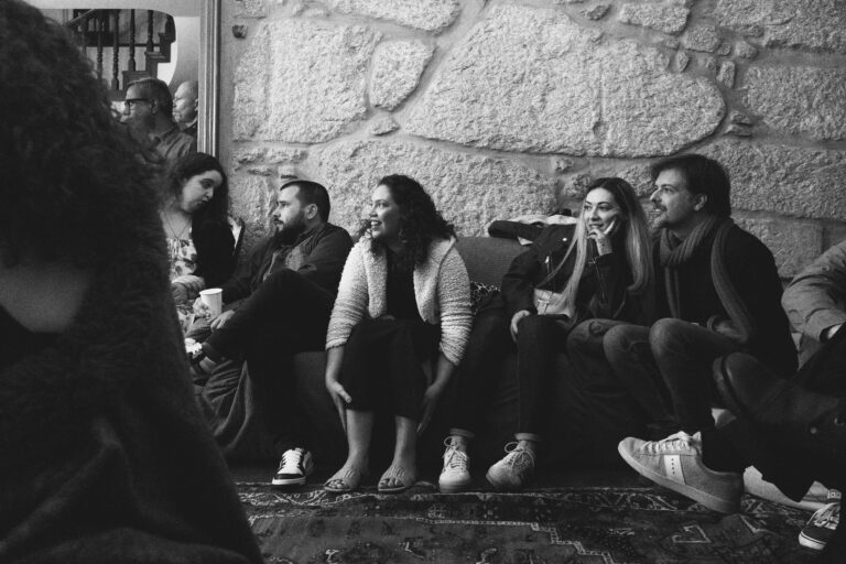 Sarau Atena acontece no Caminho Coliving.